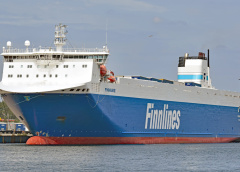 m/v Finnwave