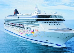 m/s Explorer Dream, Dream Cruises